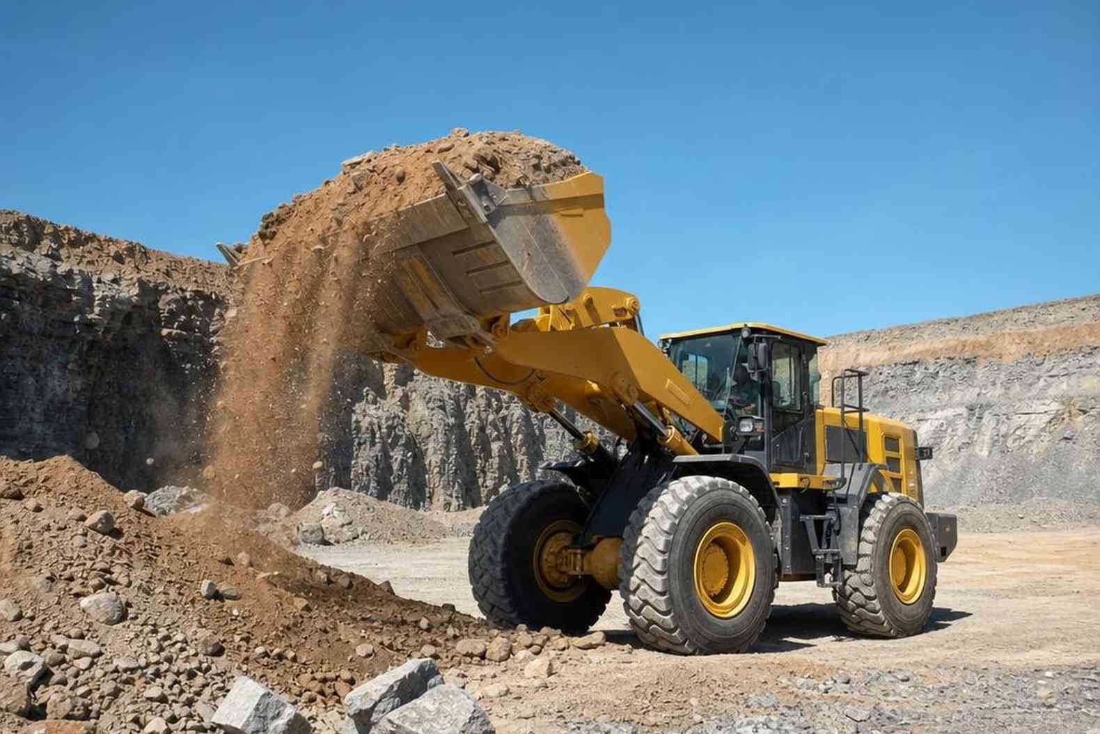 Foton FL958G погрузчик перемещает грунт в карьере
