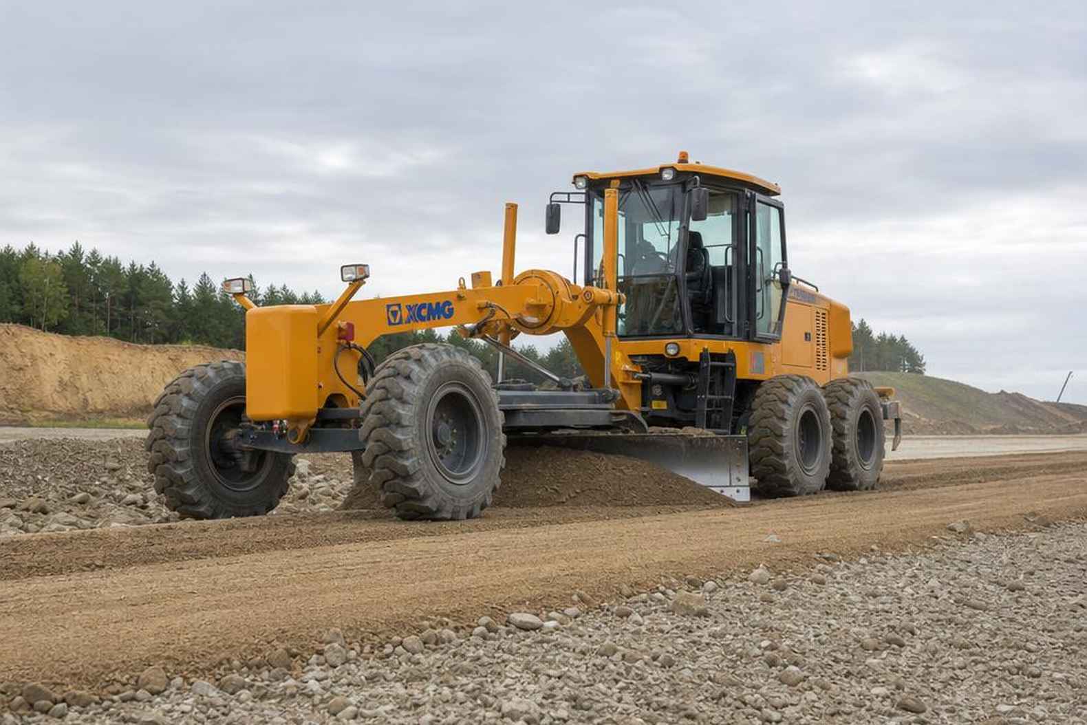XCMG GR215 автогрейдер: характеристики и применение