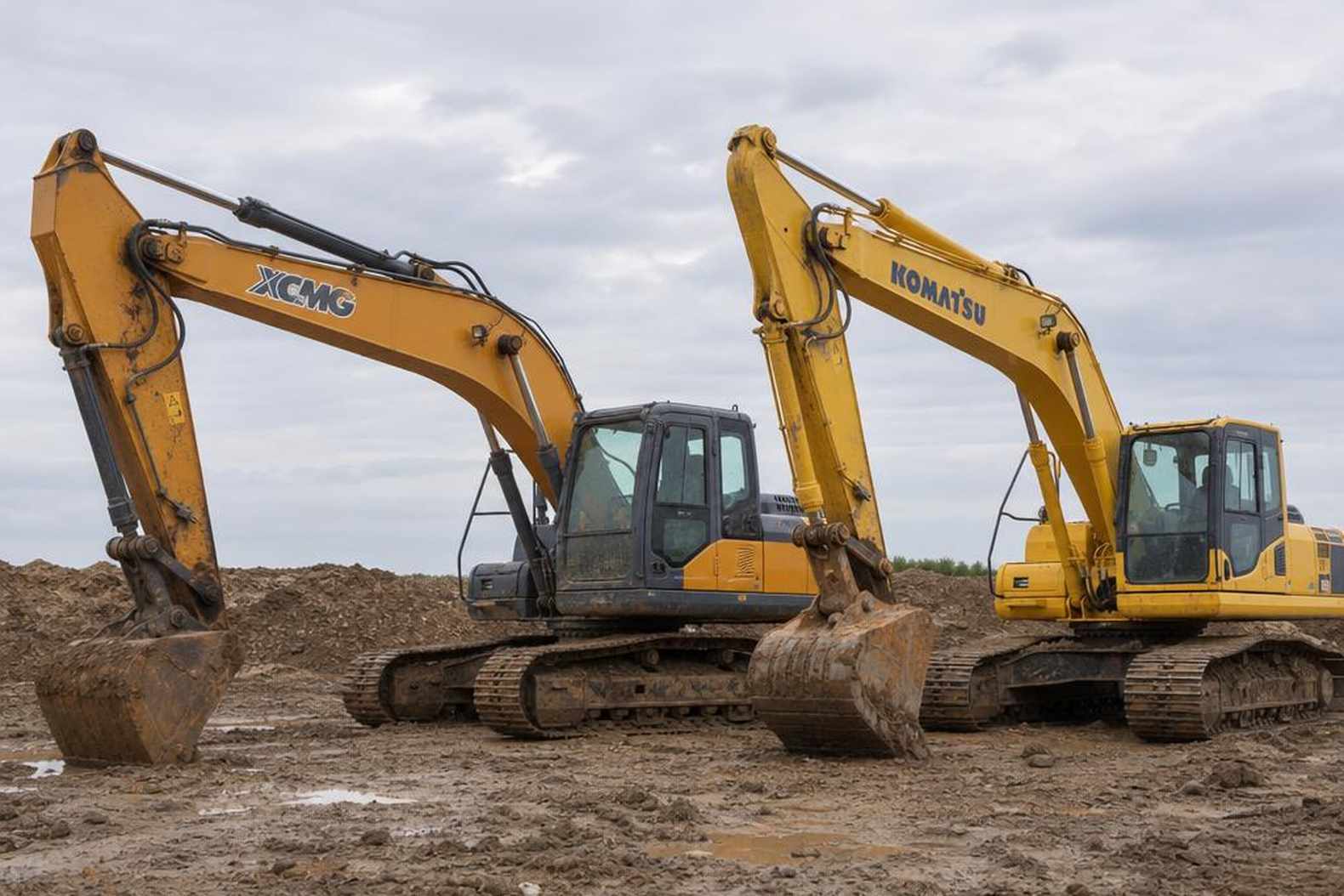 XCMG XE215 против Komatsu PC200: сравнение экскаваторов