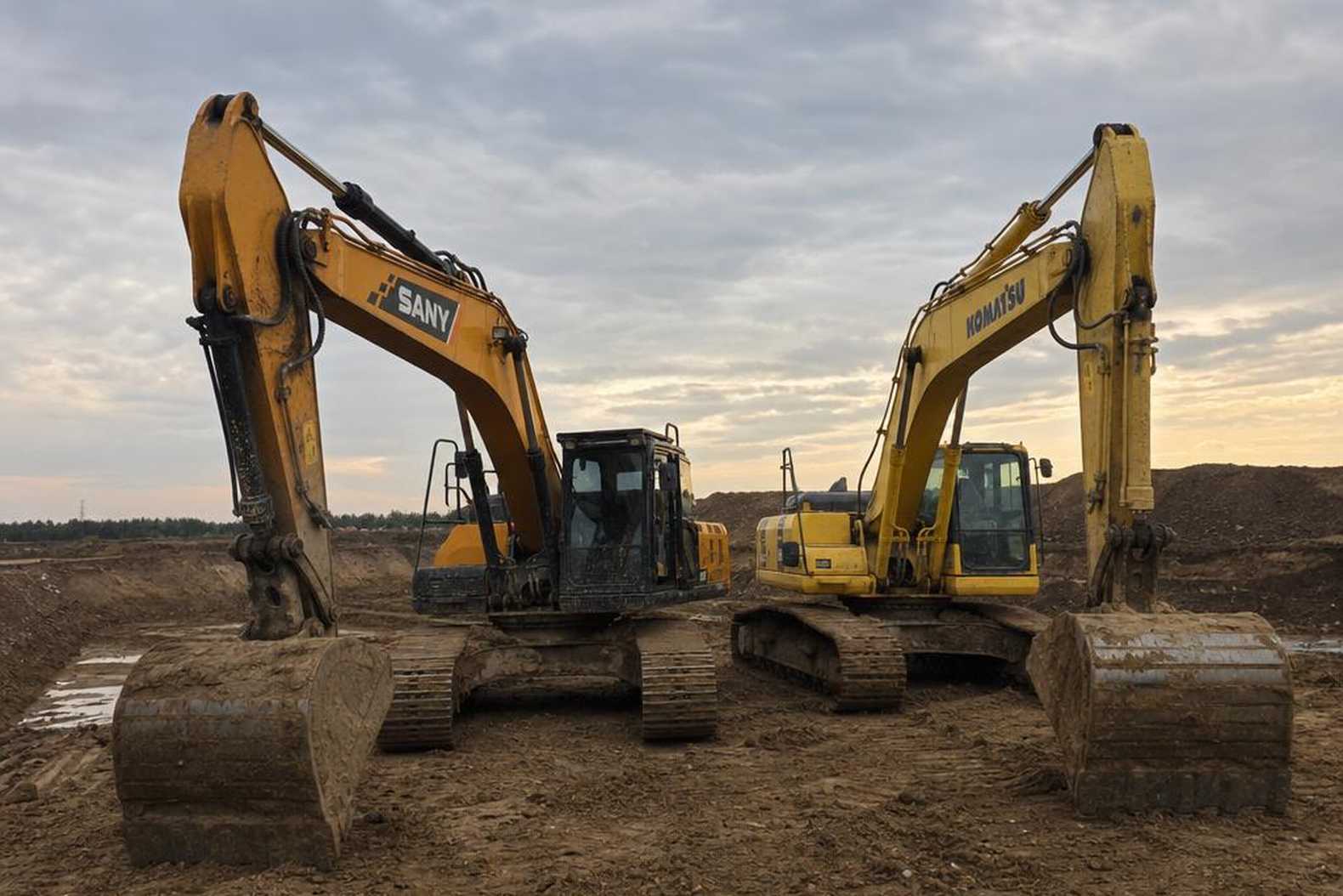 Сравнение экскаваторов XCMG и Komatsu на одном объекте